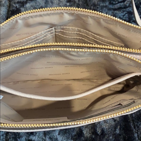 NWOT Michael Kors Soft Leather Crossbody Bag. - Picture 16 of 16